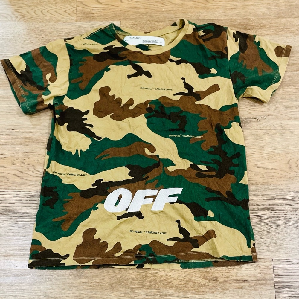 Off-White Camouflage Men's T-Shirt pre owned in good condition